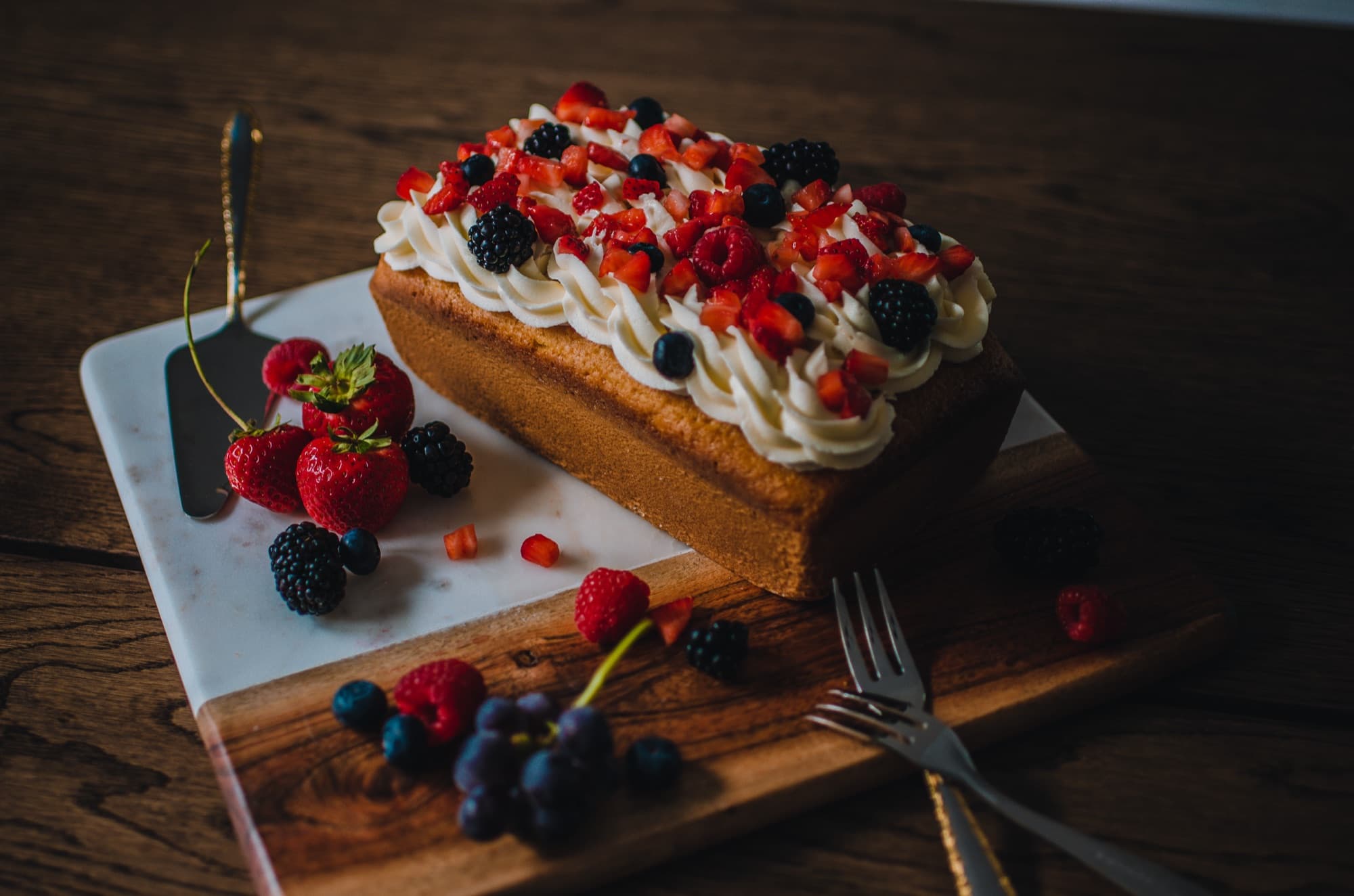 Berry-topped cake